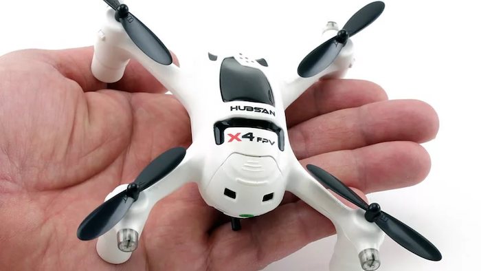 Hubsan h107d на руке