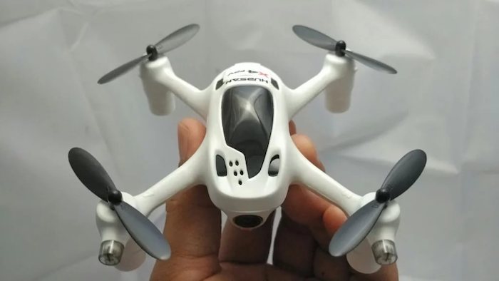 Hubsan h107d+ готов к полету