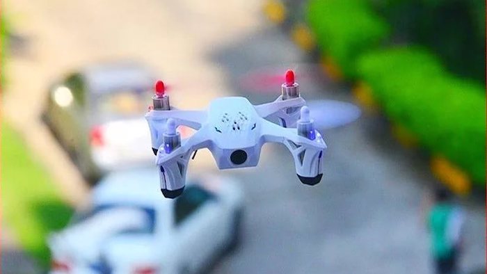 Hubsan h107d в полете